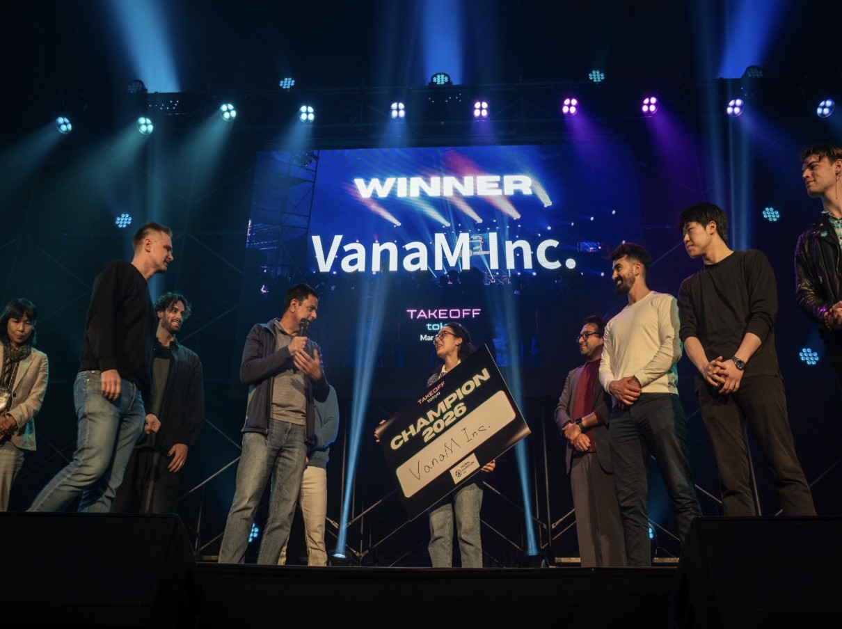 Pitch stage winner announcement